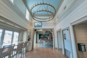 04-rods-tavern-two-story-room